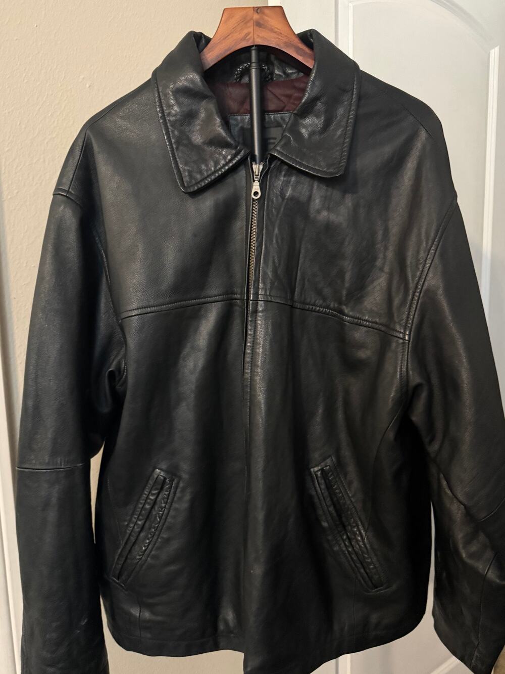 J. Ferrar Black Leather Zip Jacket Cranberry Quilted Lining XL